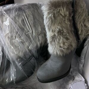 Brand new GREY / SLATE CLOUDWALKERS (Mandy) Size 10W